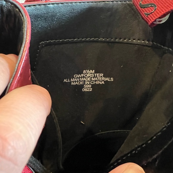 ❌SOLD❌NWOT Guess Dark Red Combat Boots size 8.5W - Picture 7 of 9